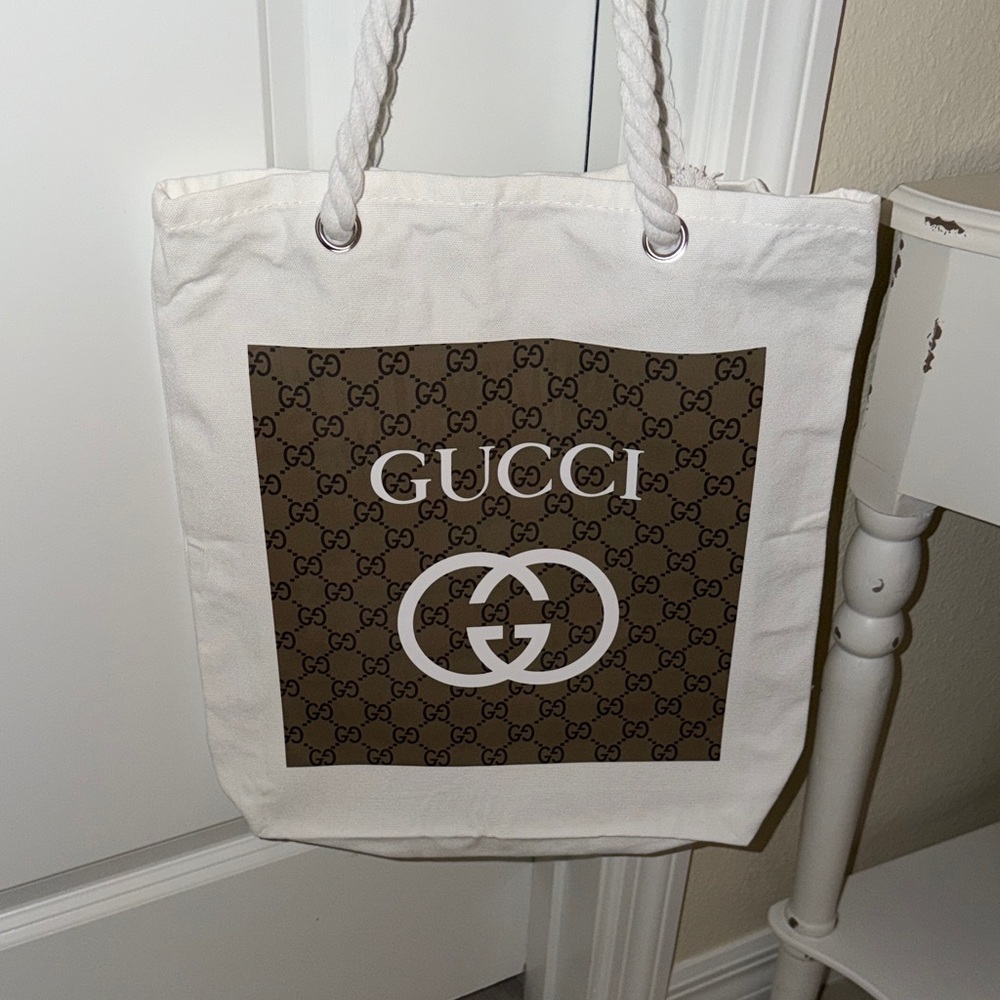 Tote bag with rope handles